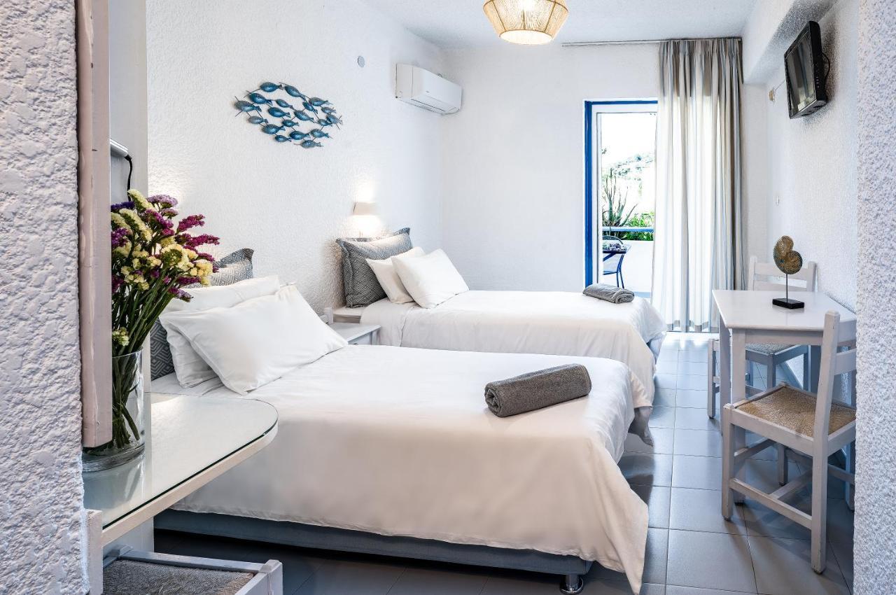 Ninetta'S Studios Poros Town Bagian luar foto