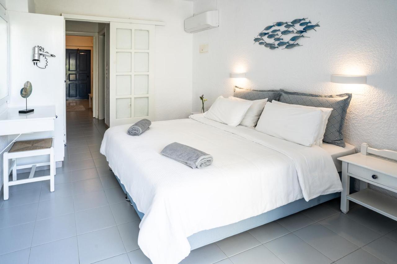 Ninetta'S Studios Poros Town Bagian luar foto