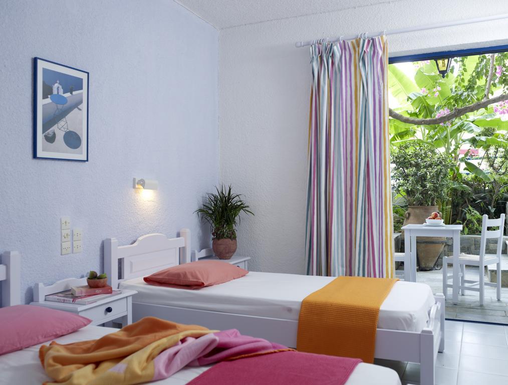 Ninetta'S Studios Poros Town Bagian luar foto